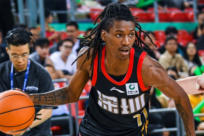 深圳三将20+狂飙掀翻新疆，109-77大胜终结两连败