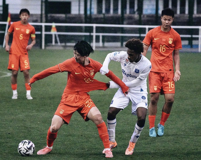 中国U-16男足友谊赛2-3不敌欧塞尔U-17 恩吉基二