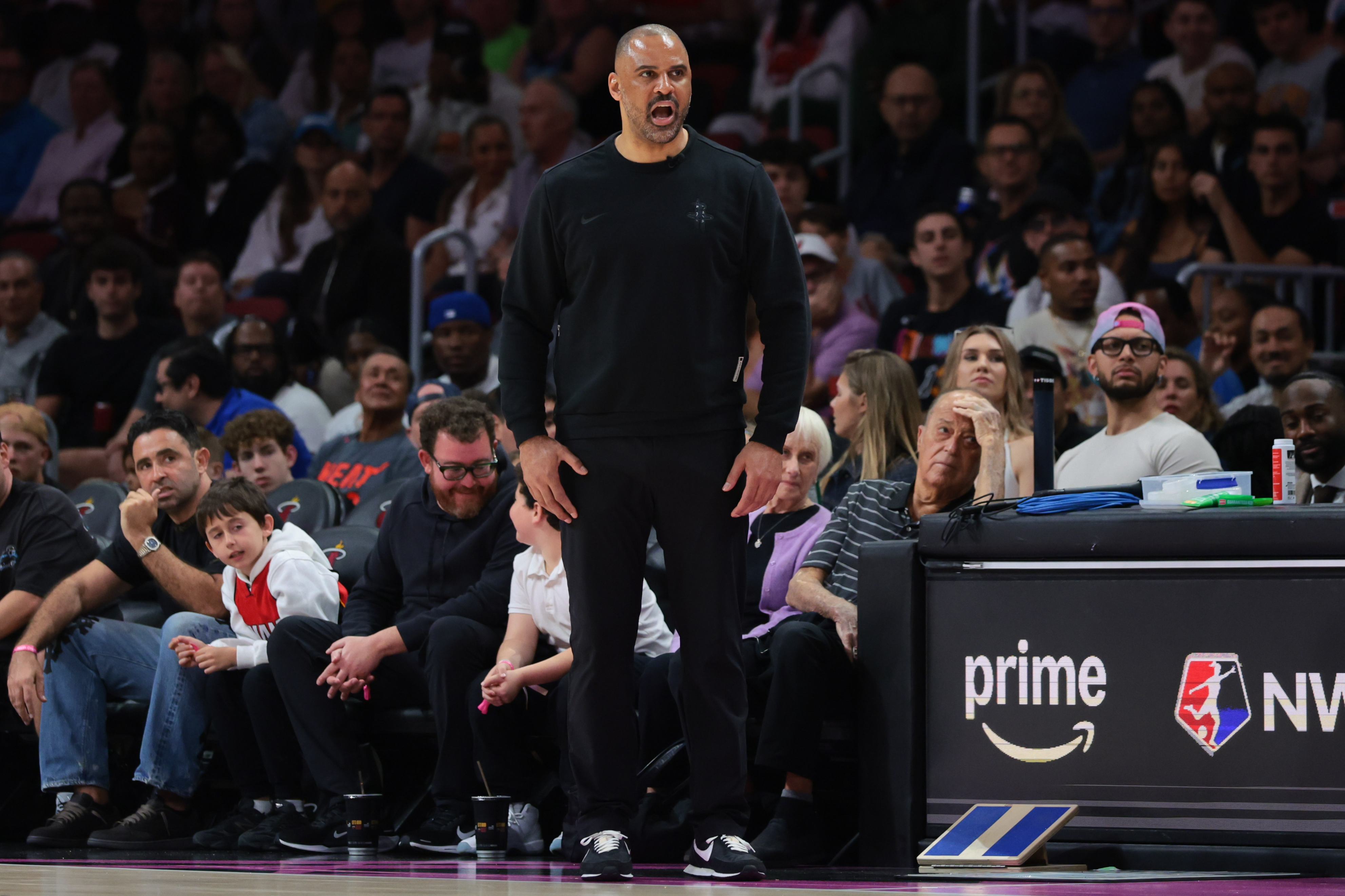 火箭队大胜老鹰，乌度卡变阵谢泼德首发引热议