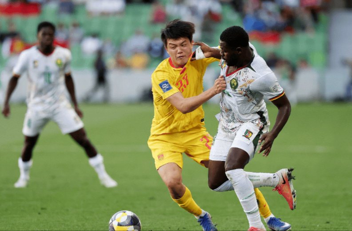 日本队1-0力克英格兰，国足开场8分钟连丢2球