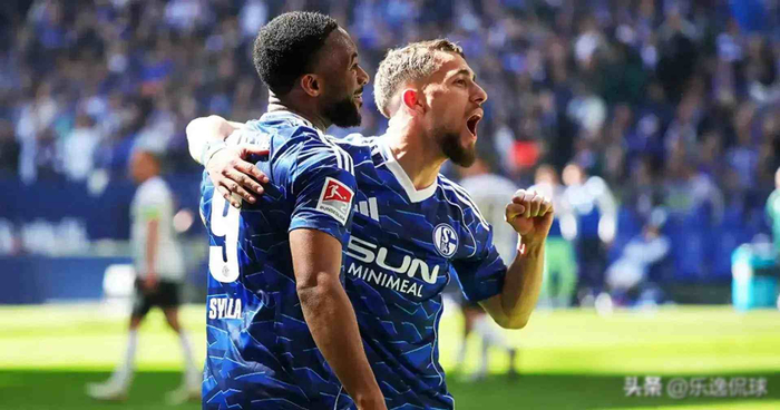 低级别联赛奇迹频现：雷克瑟姆四年连跳四级，