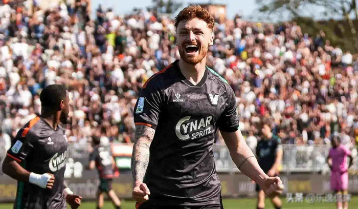 低级别联赛奇迹频现：雷克瑟姆四年连跳四级，